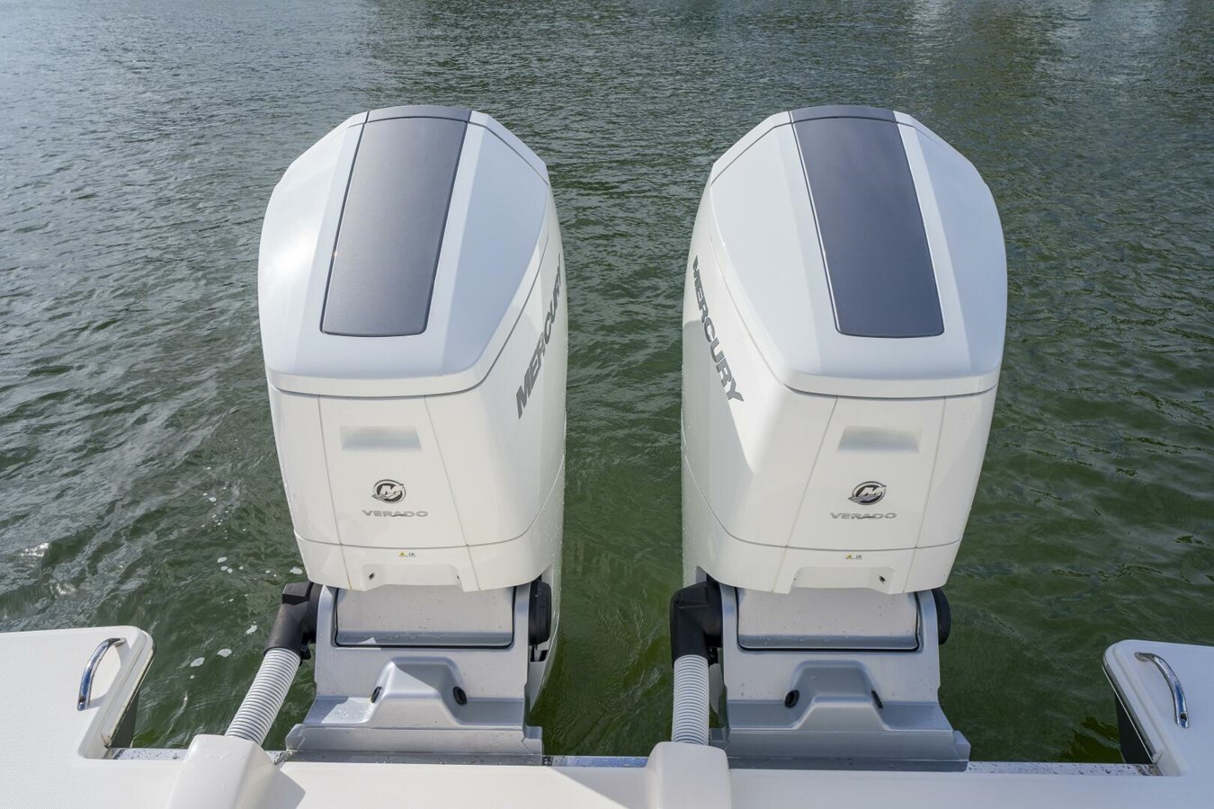 2024-tiara-yachts-43-6-b0ab3f