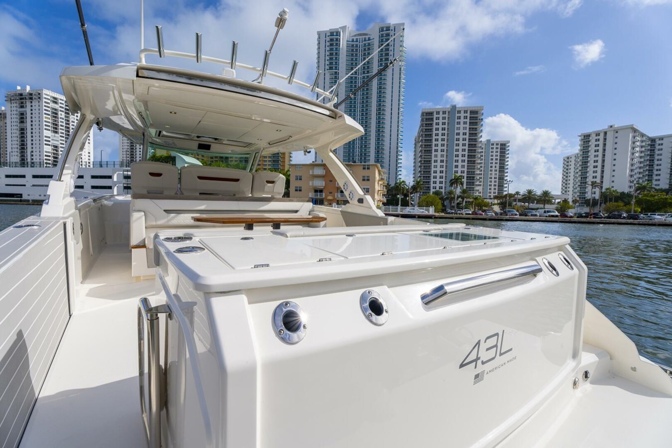 2024-tiara-yachts-43-6-b0ab3f