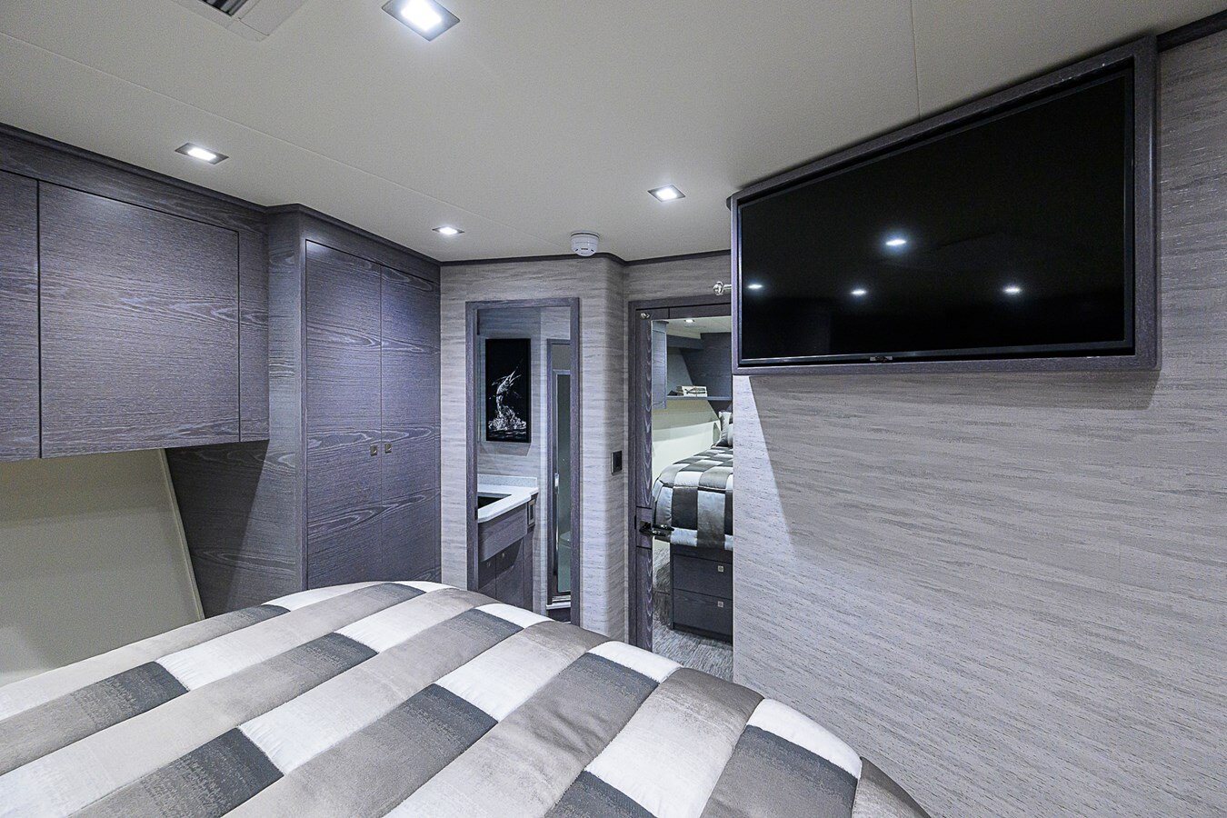 2024-viking-72-1-4b5a26