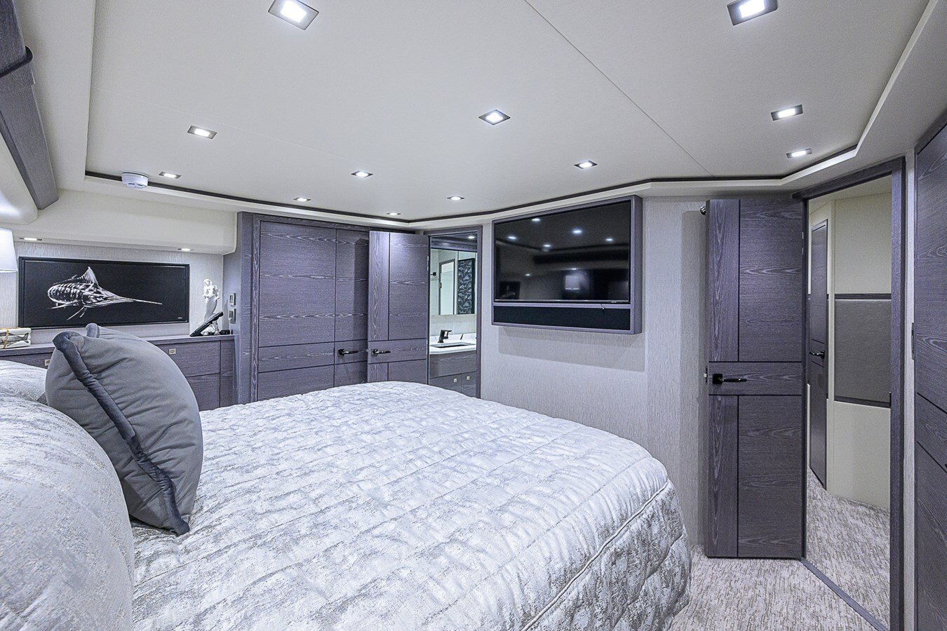 2024-viking-72-1-4b5a26