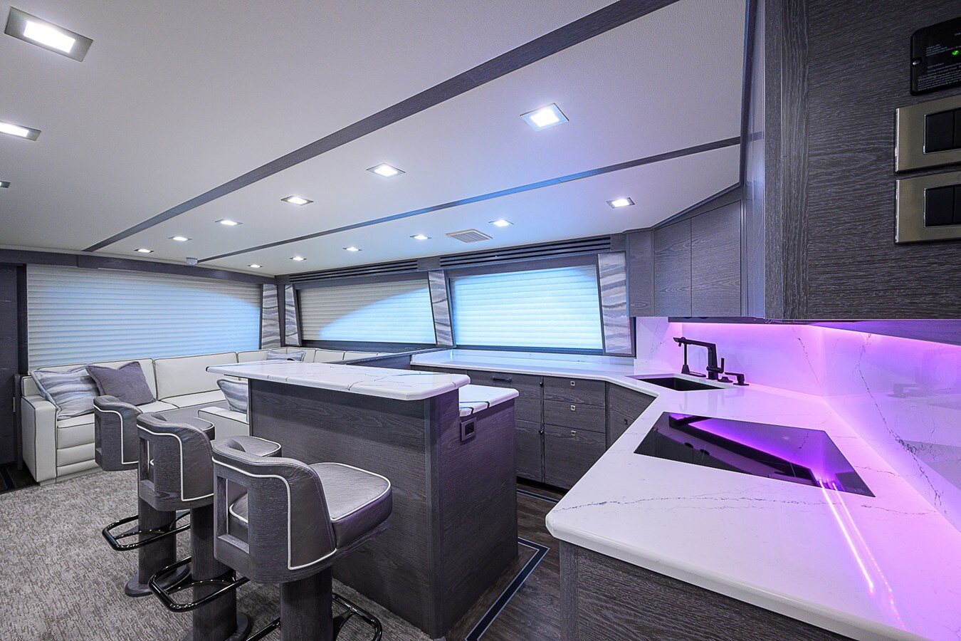 2024-viking-72-1-4b5a26