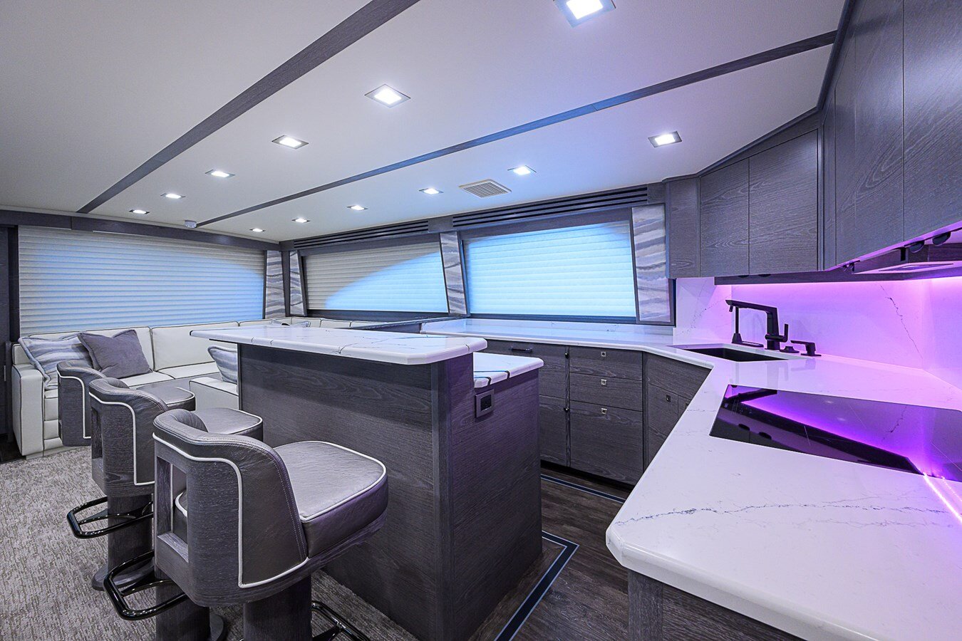 2024-viking-72-1-4b5a26