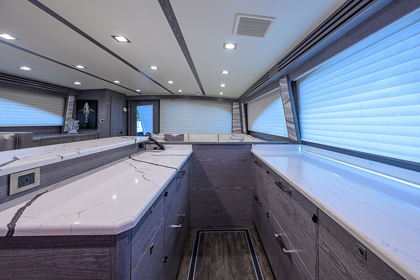 2024-viking-72-1-4b5a26