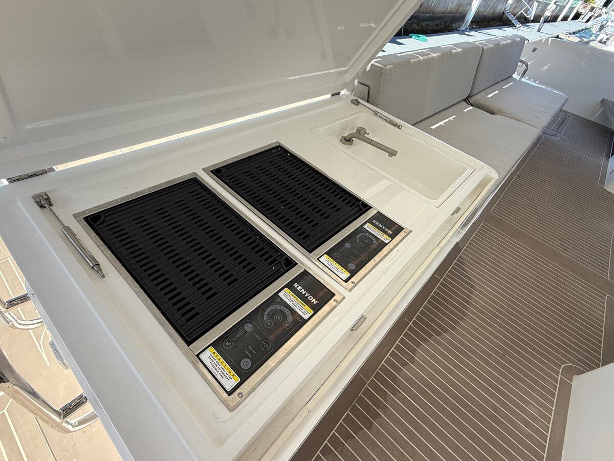 2024 XQUISITE YACHTS 61' 9