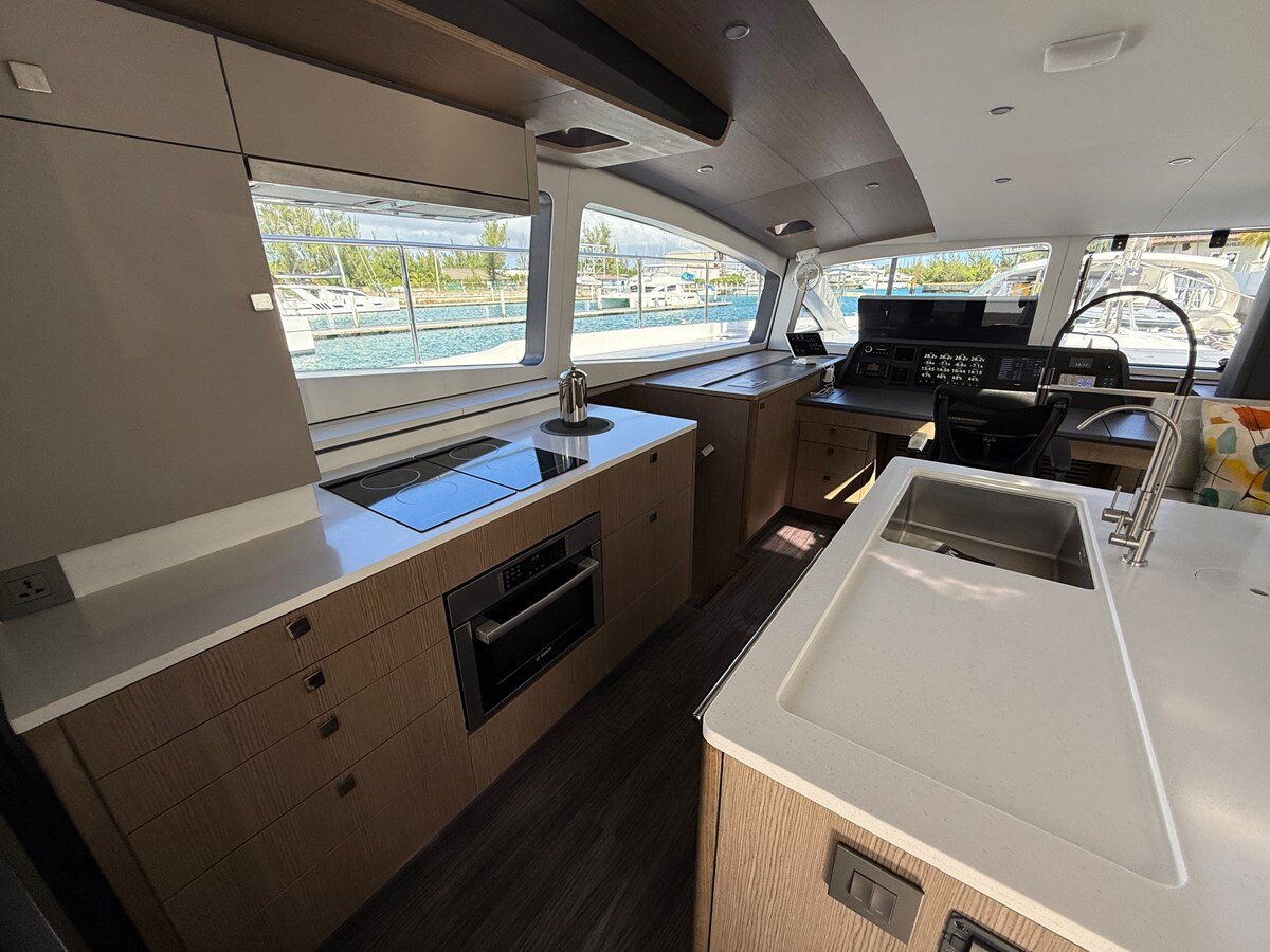 2024 XQUISITE YACHTS 61' 9