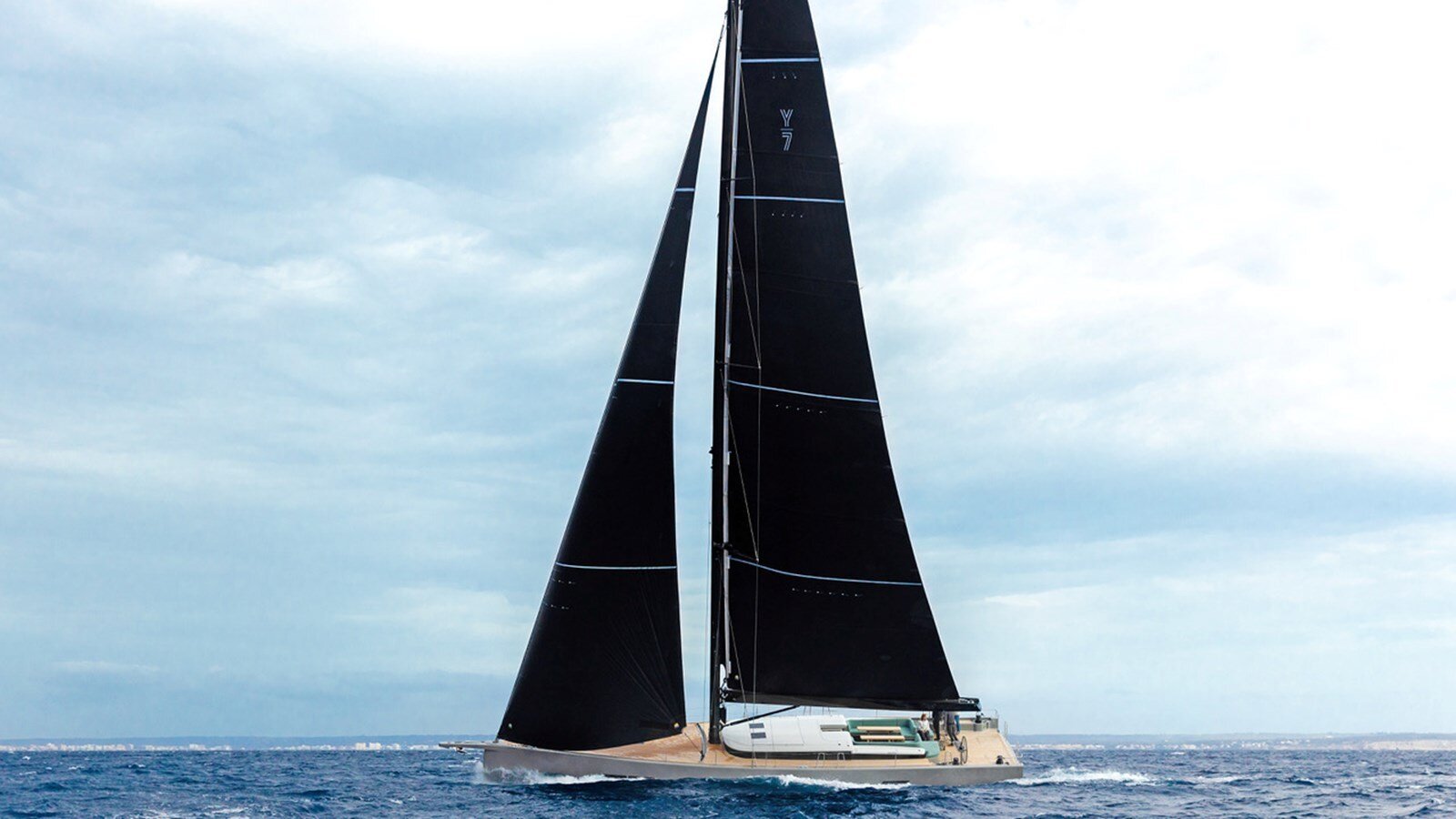 2024-y-yachts-70-1d9710