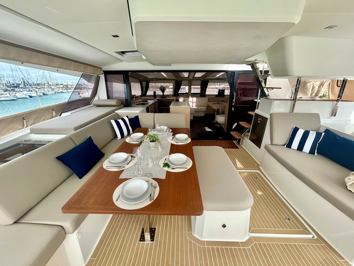 2025-fountaine-pajot-51-ea17f1