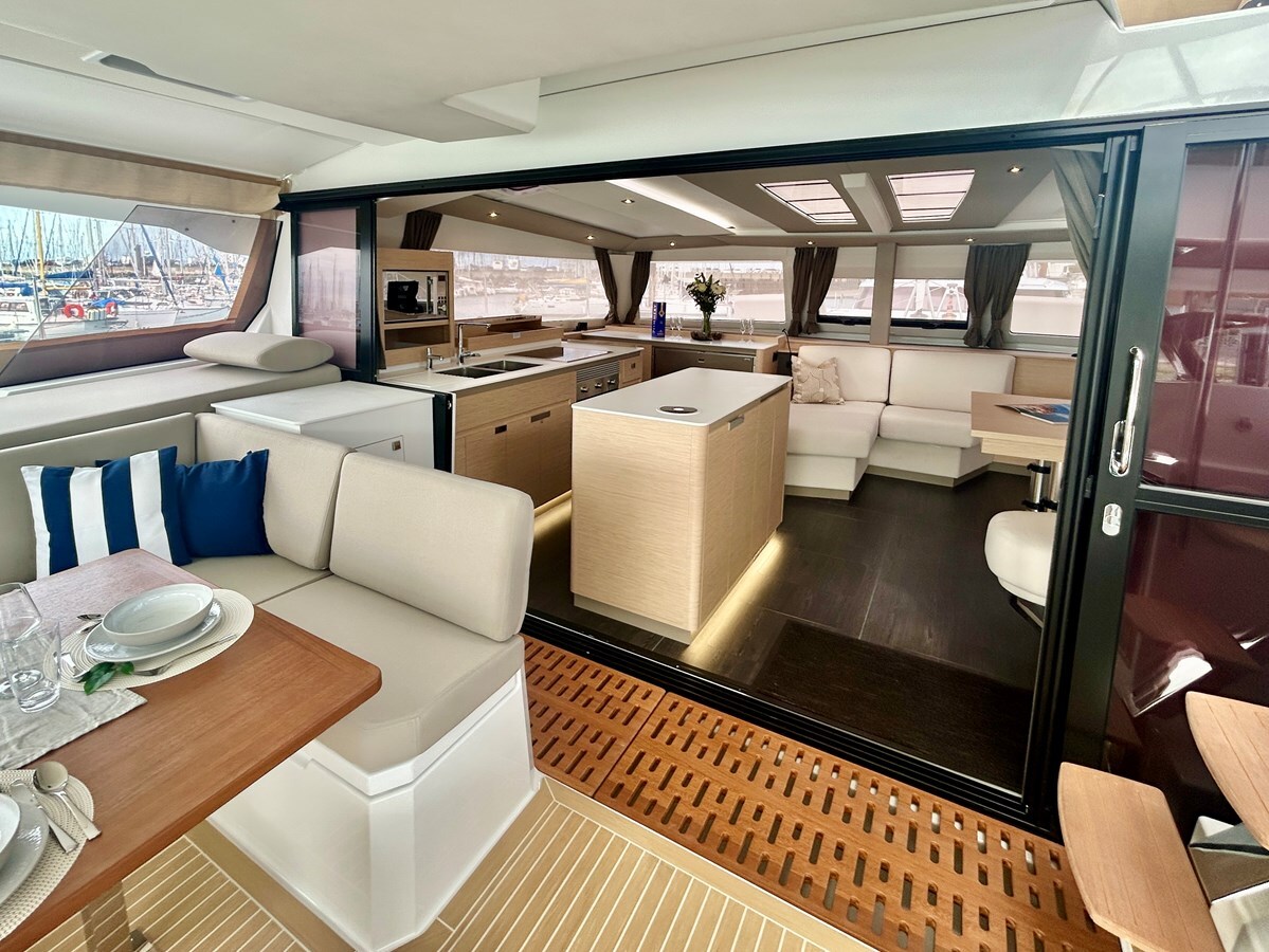 2025-fountaine-pajot-51-ea17f1
