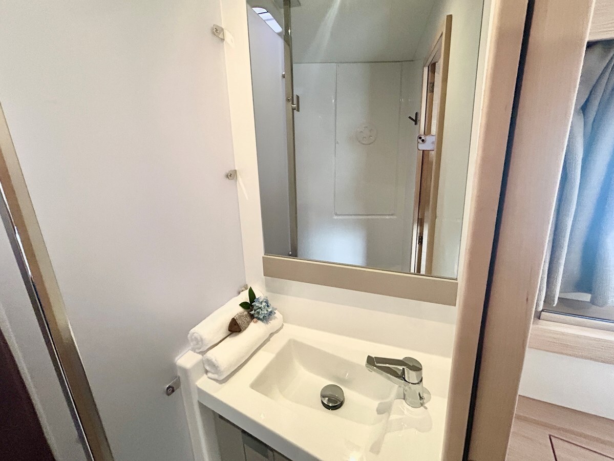 2025-fountaine-pajot-51-ea17f1