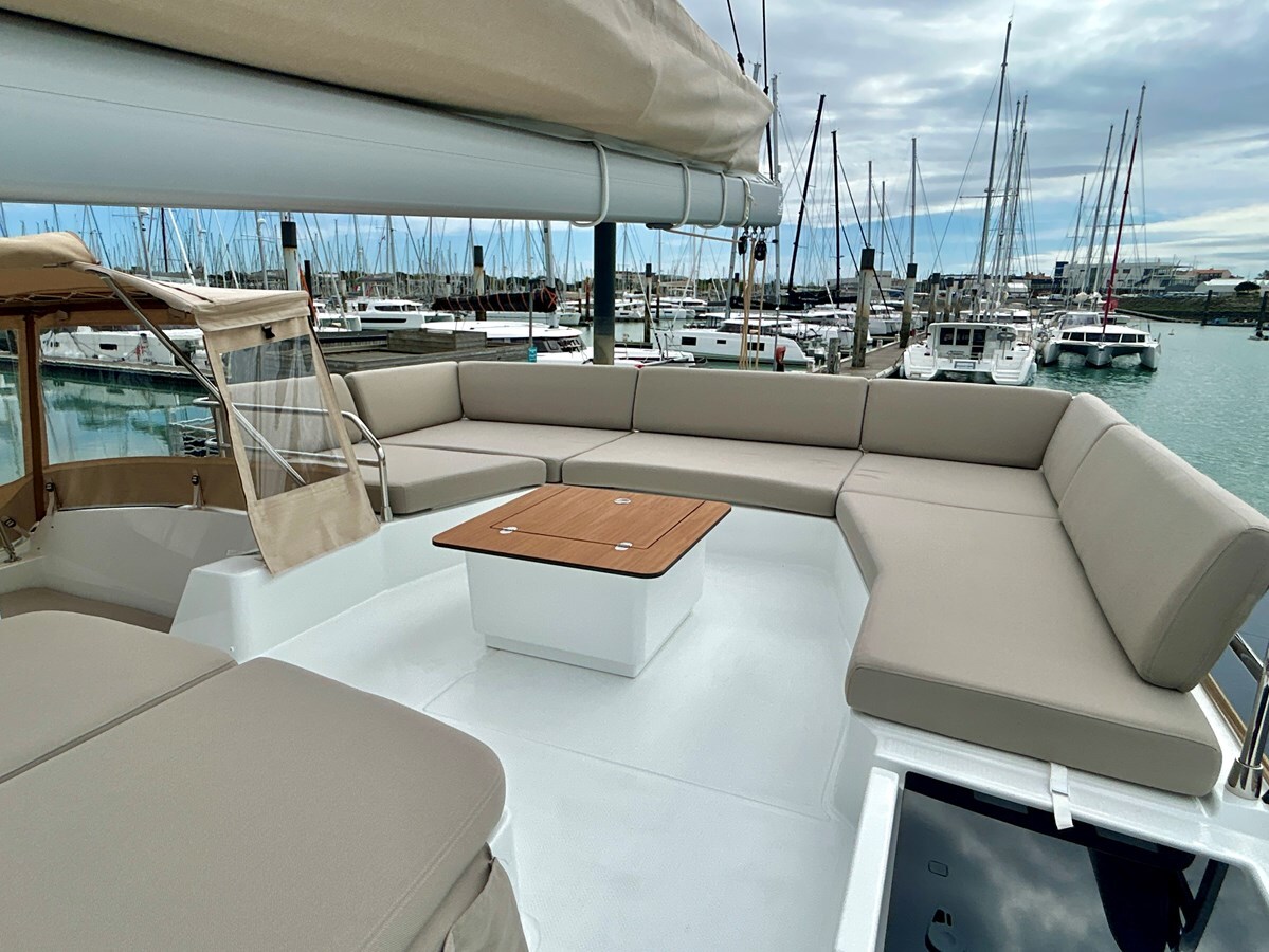 2025-fountaine-pajot-51-ea17f1