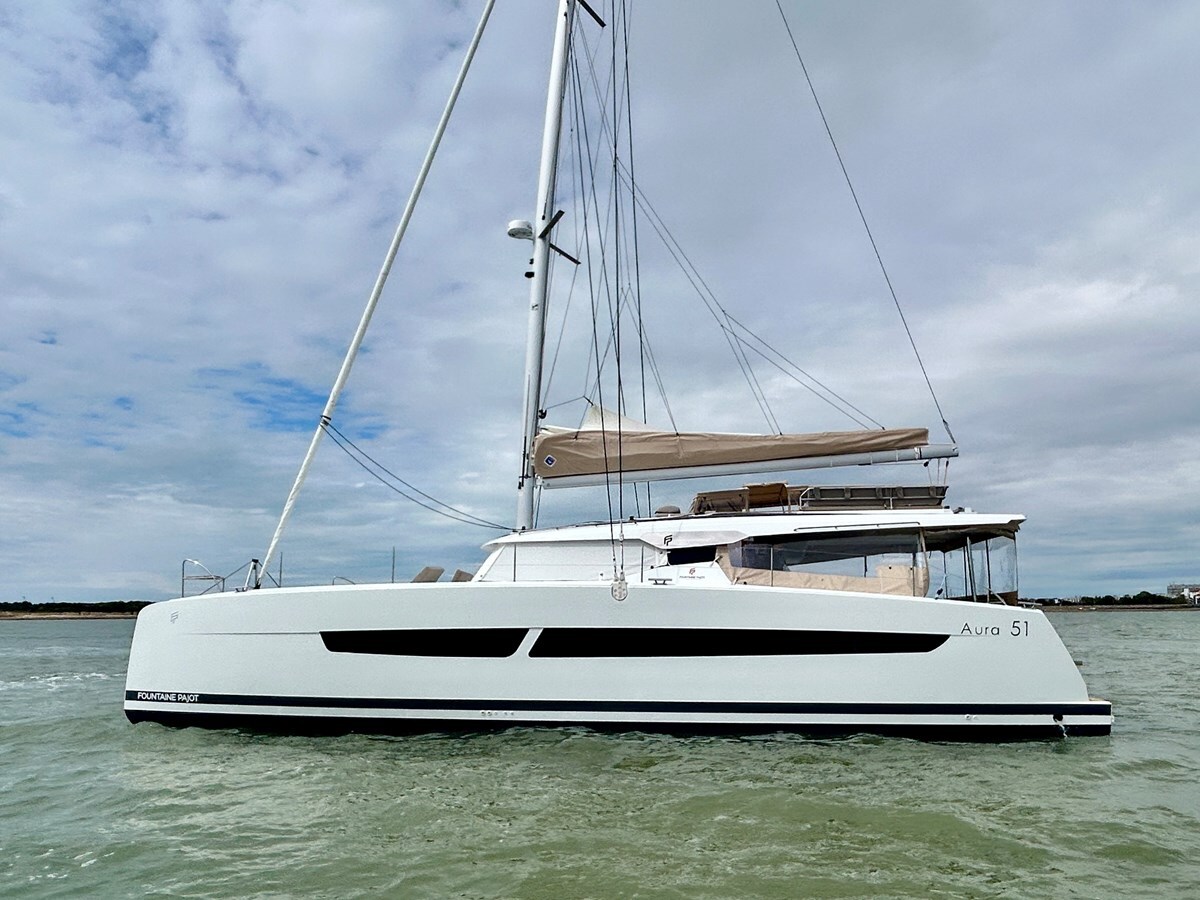 2025-fountaine-pajot-51-ea17f1