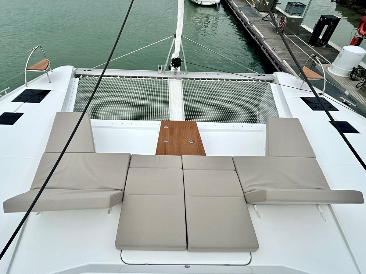 2025-fountaine-pajot-51-ea17f1