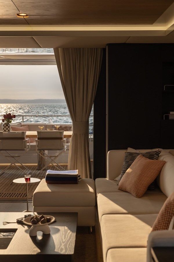 2025 SUNREEF YACHTS 69' 11