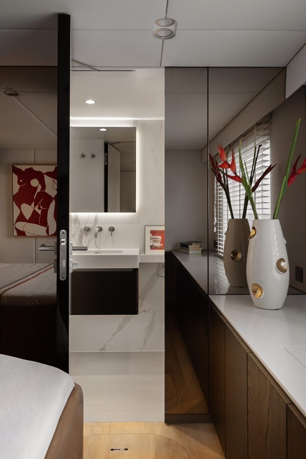 2025 SUNREEF YACHTS 69' 11