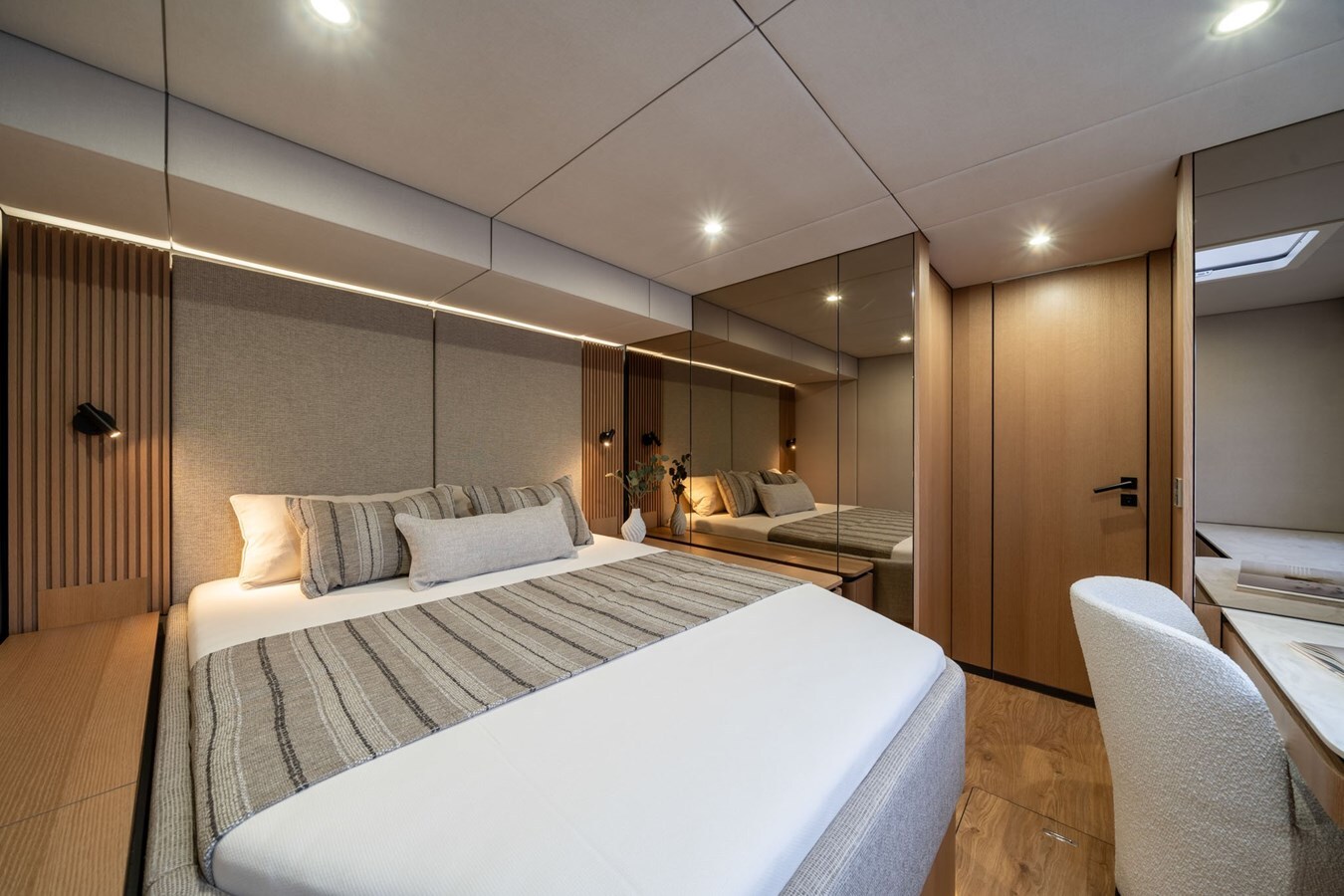 2025 SUNREEF YACHTS 71'