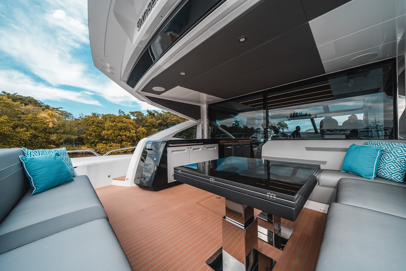 2025-sunseeker-75-8-f7ea96