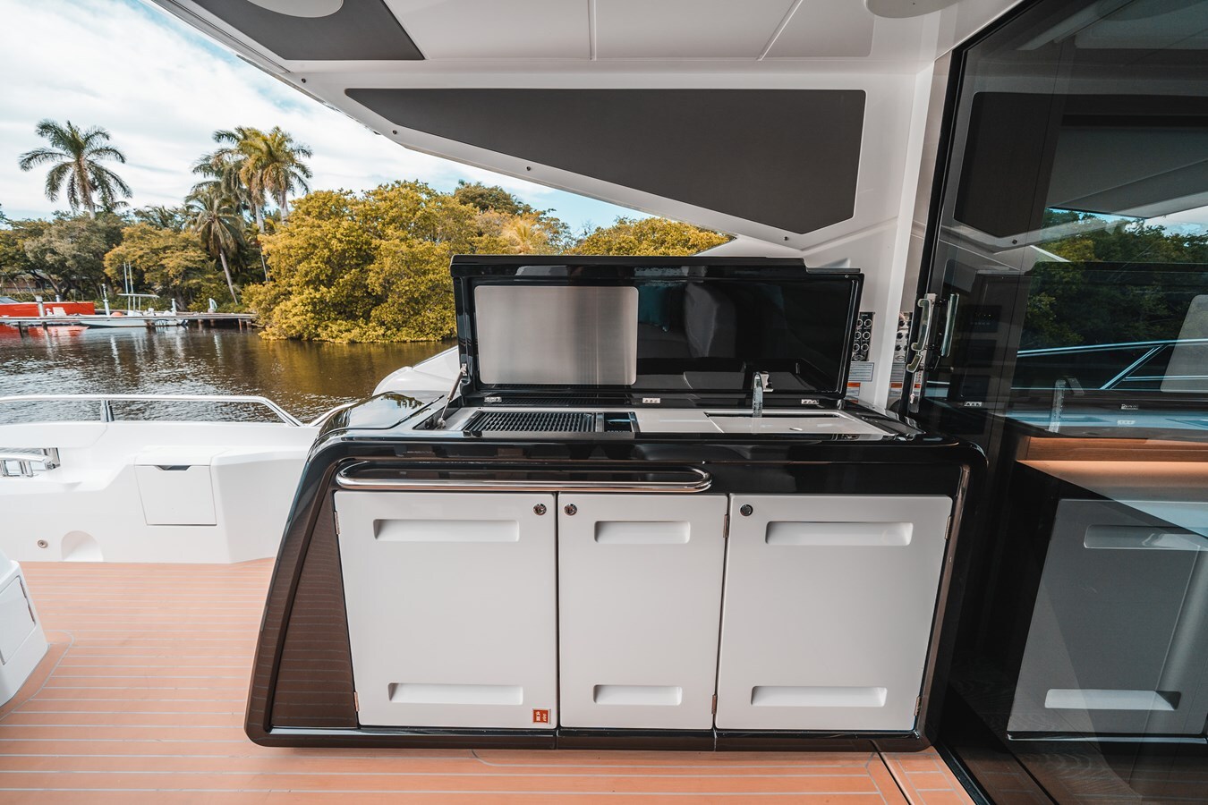 2025-sunseeker-75-8-f7ea96