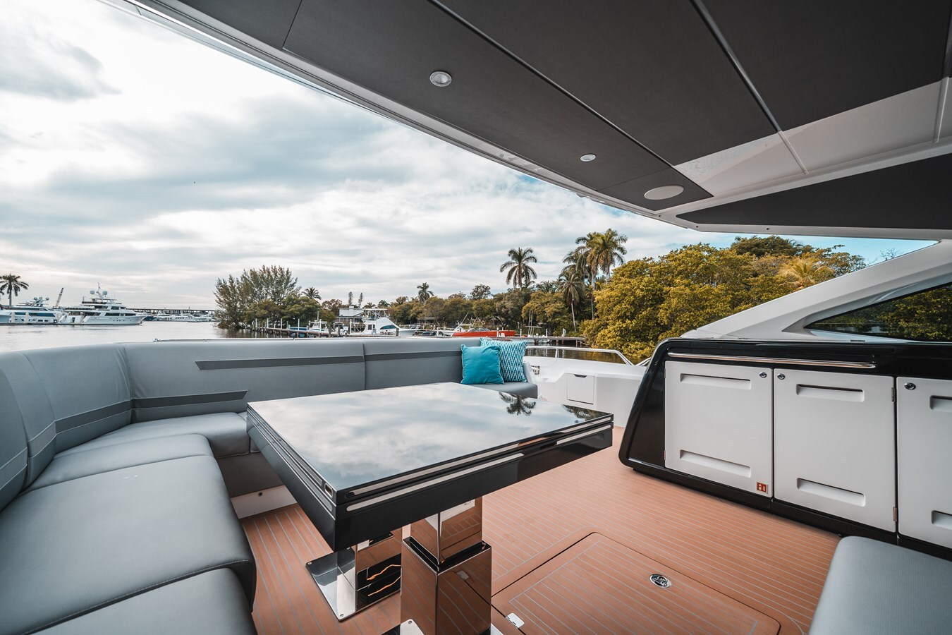 2025-sunseeker-75-8-f7ea96