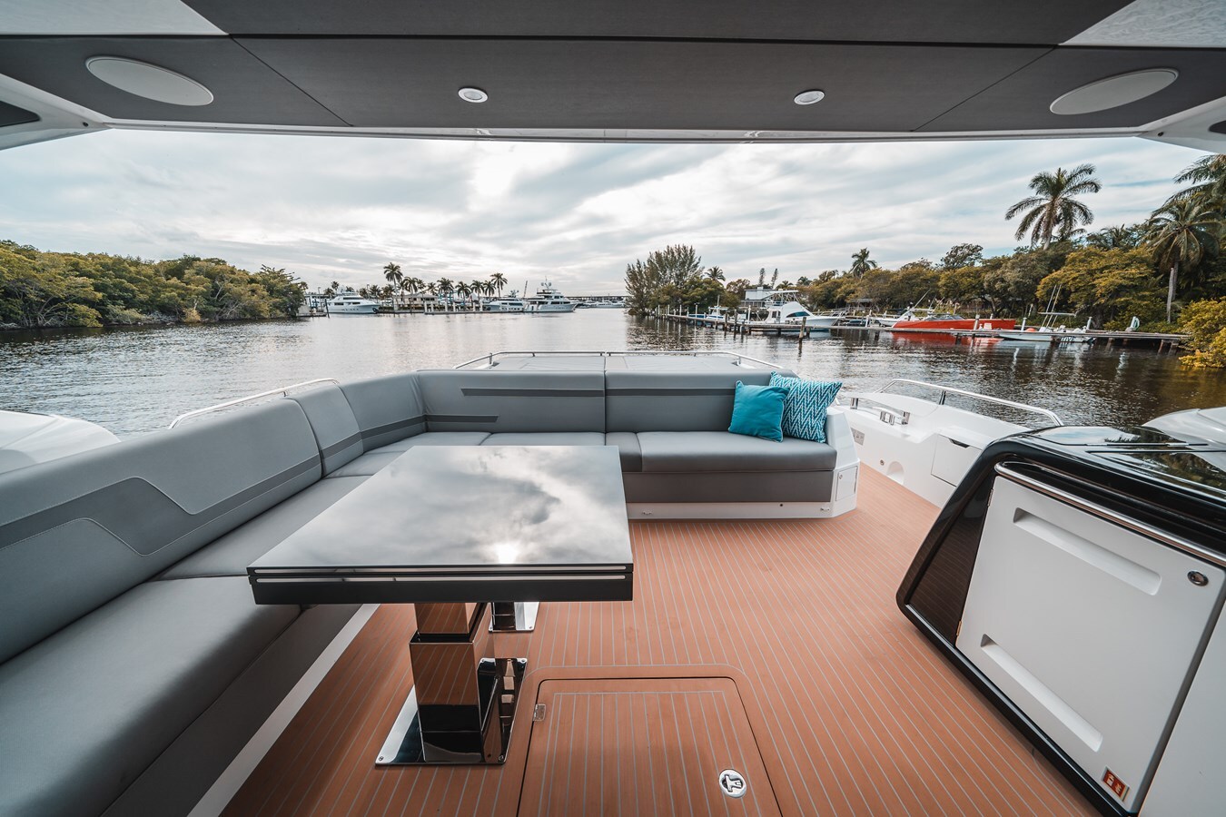 2025-sunseeker-75-8-f7ea96