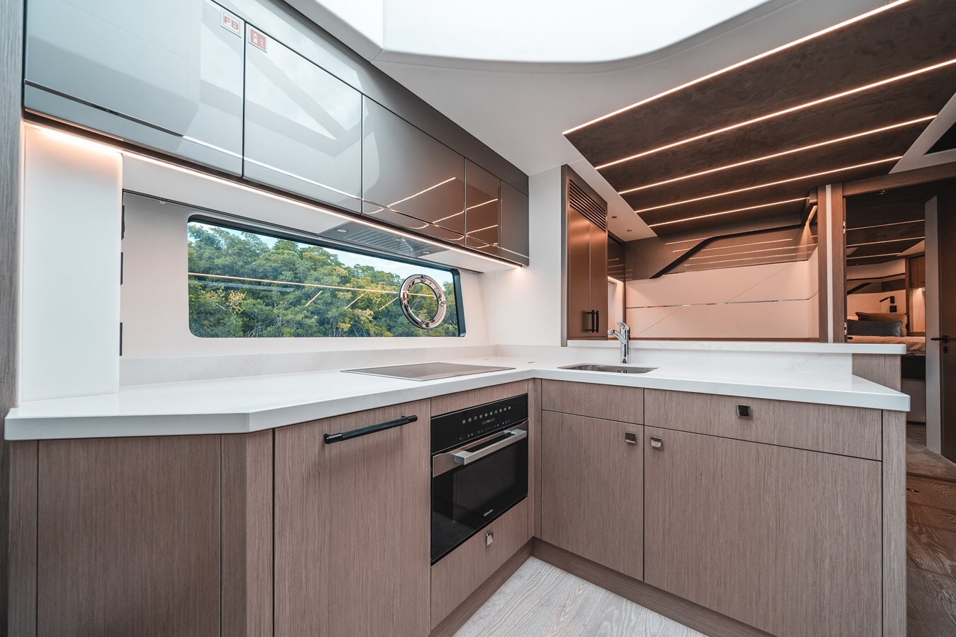 2025-sunseeker-75-8-f7ea96