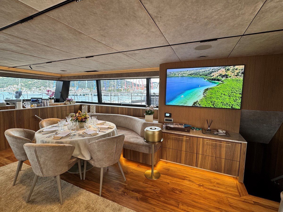 2026-moon-yachts-63-5-008b94