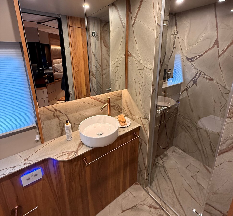 2026-moon-yachts-63-5-008b94