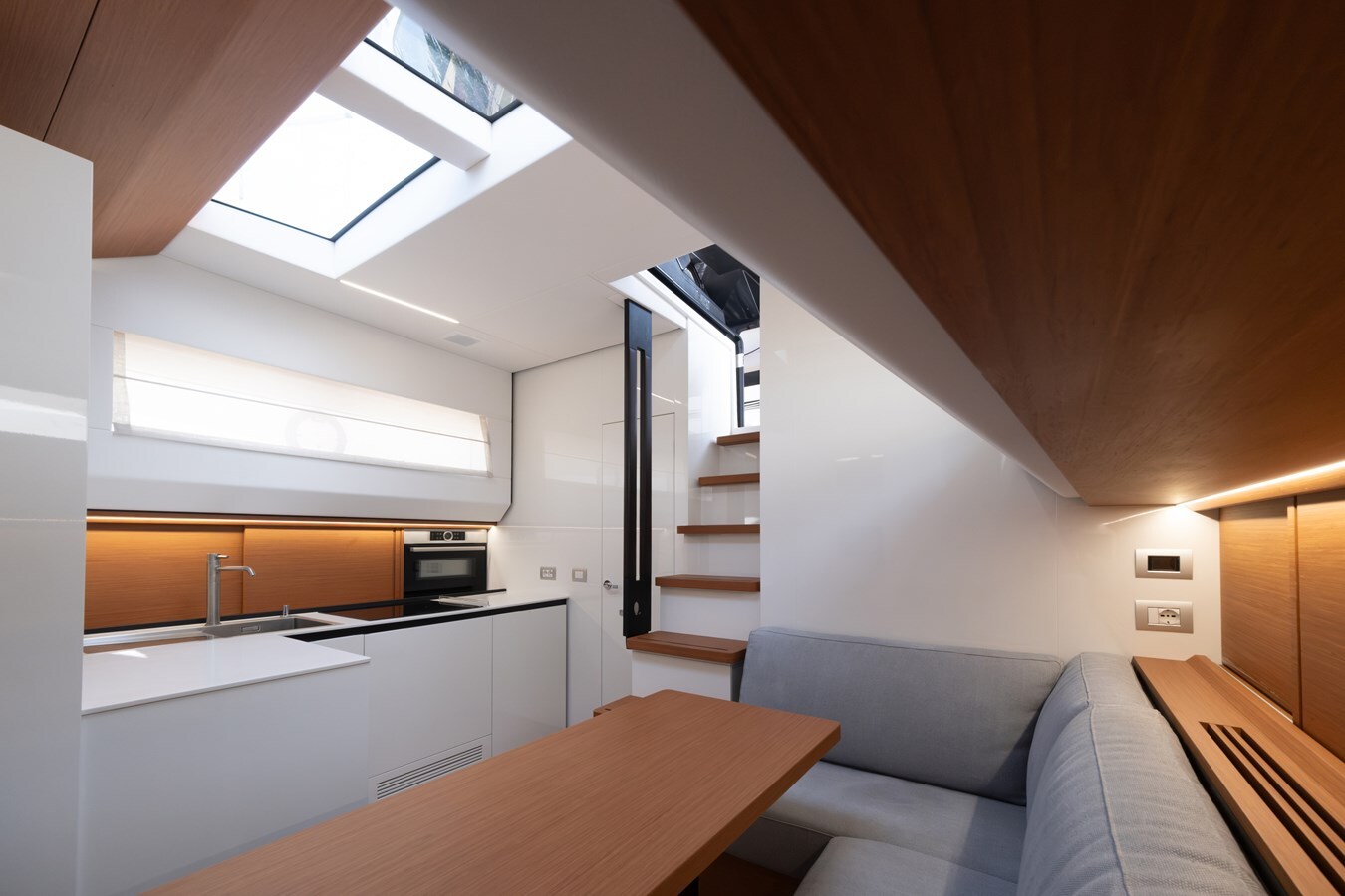 2100-bluegame-61-9-f6bb01